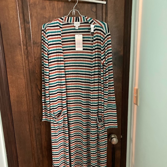 Evereve Sweaters - NWT Small - Peyton Jensen lightweight duster with front pockets.